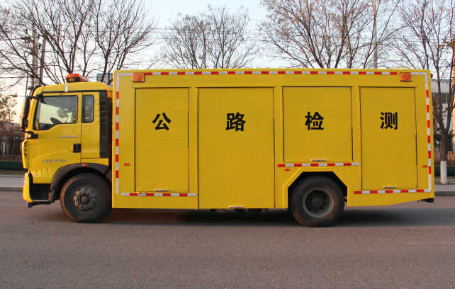 路面横向力系数检测车
